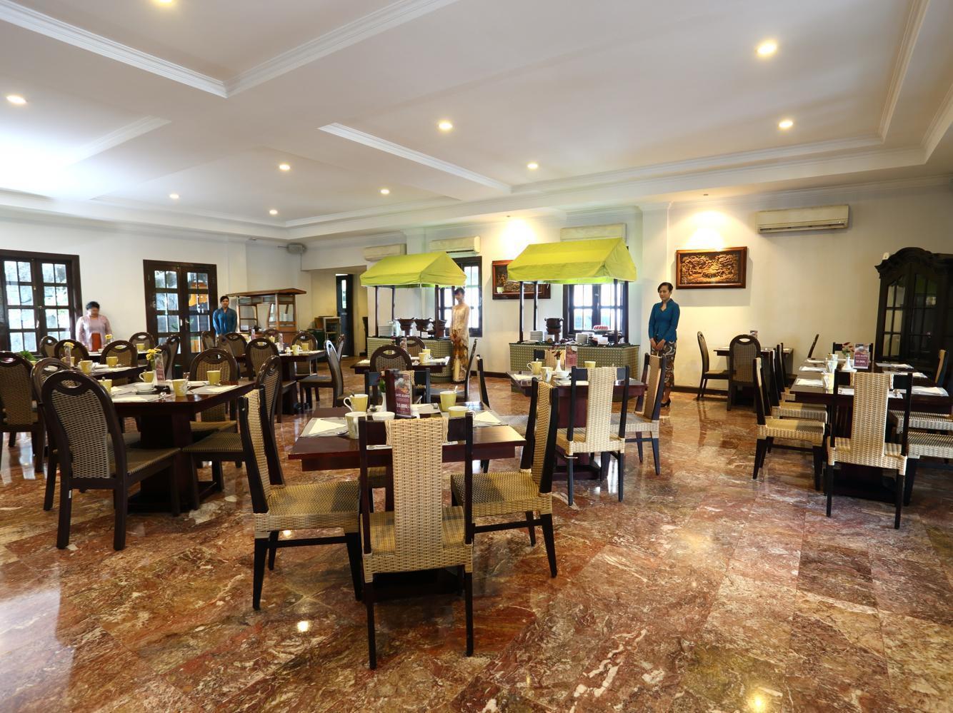 Hotel Merdeka Kediri Kediri  Luaran gambar