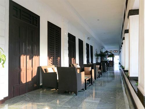 Hotel Merdeka Kediri Kediri  Luaran gambar