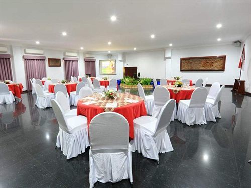 Hotel Merdeka Kediri Kediri  Luaran gambar