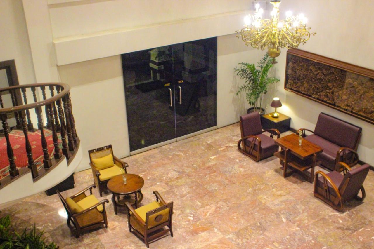 Hotel Merdeka Kediri Kediri  Luaran gambar