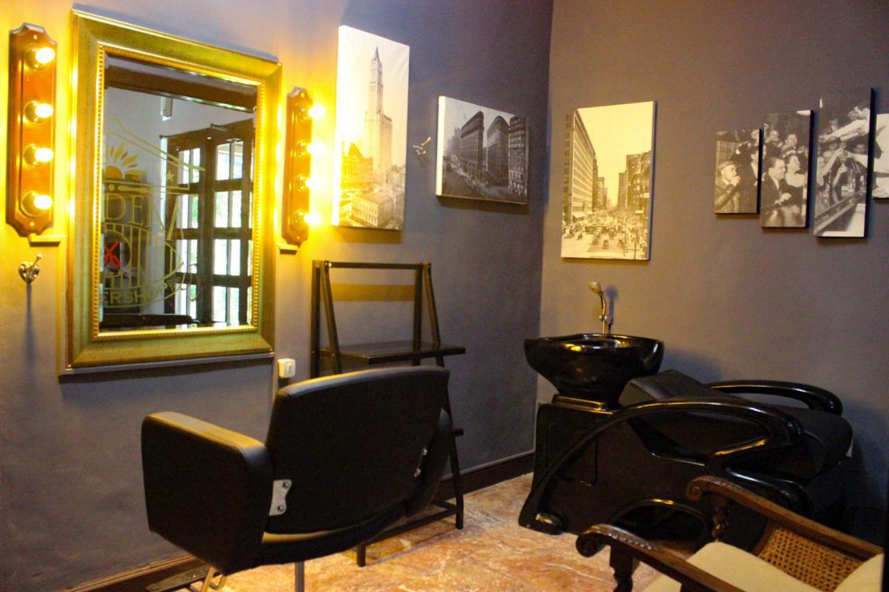 Hotel Merdeka Kediri Kediri  Luaran gambar