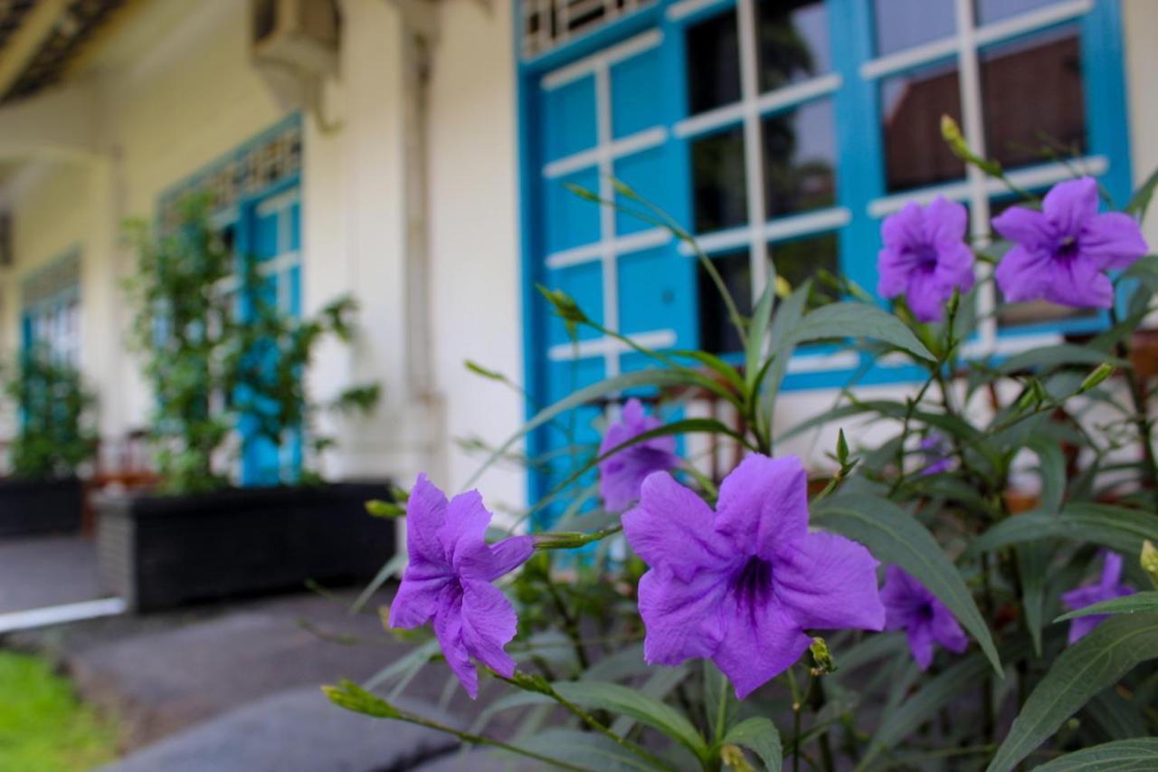 Hotel Merdeka Kediri Kediri  Luaran gambar
