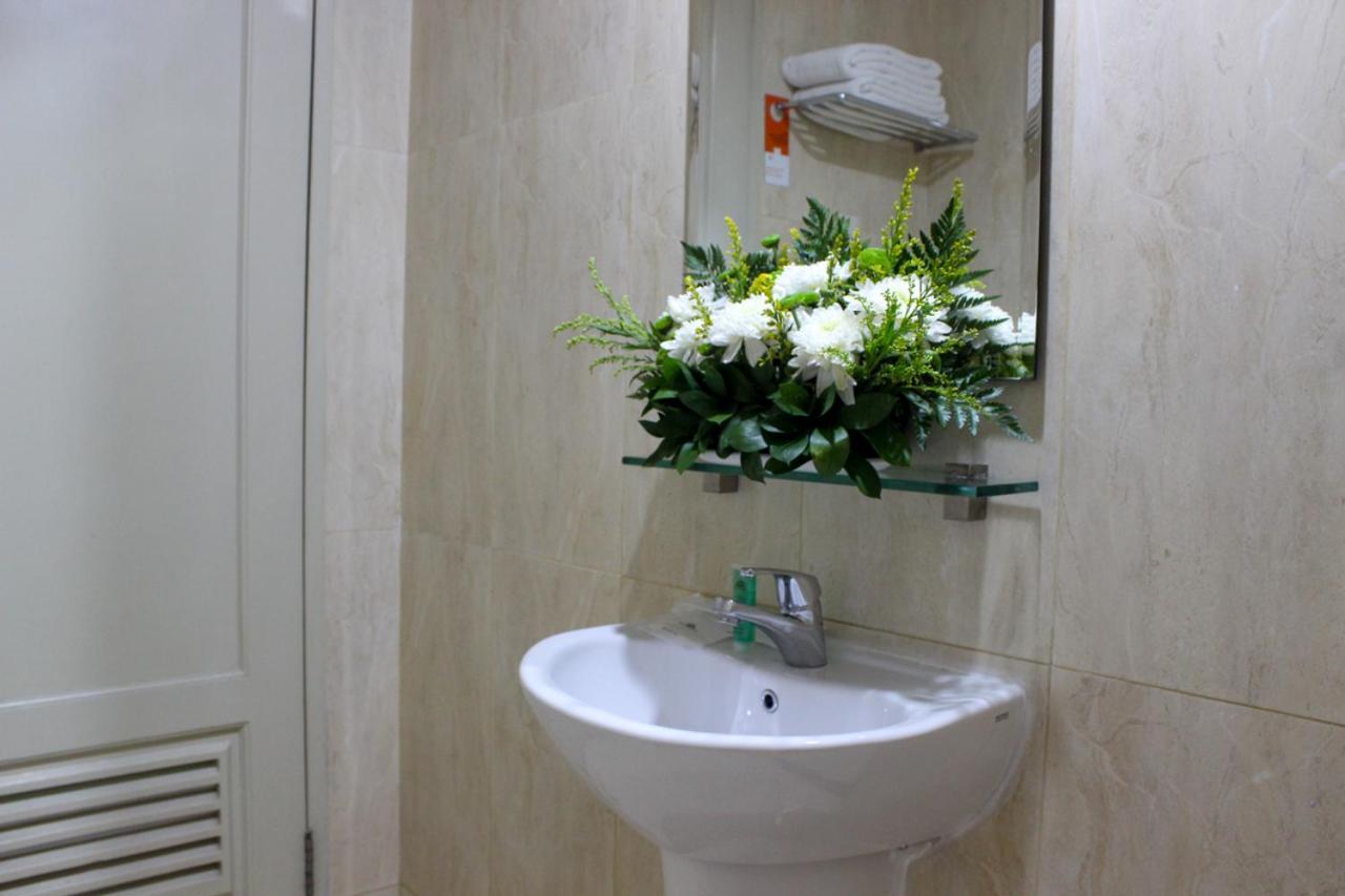 Hotel Merdeka Kediri Kediri  Luaran gambar